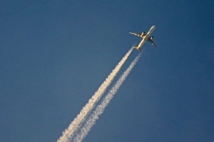 A Boeing 777 overflying Adelaide Airport.