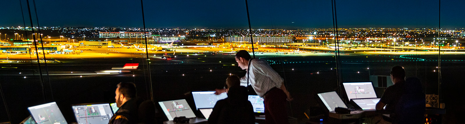 NEWSROOM AIRPLANE visual data 2
