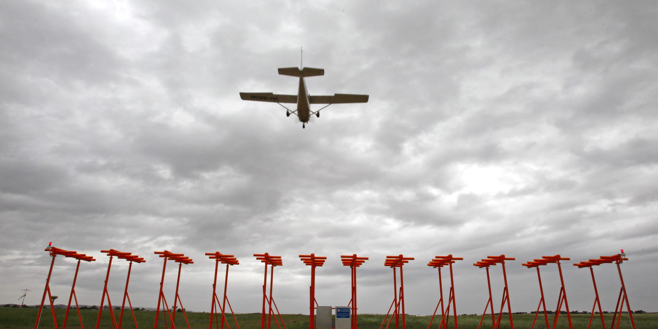 ILS localiser array - Wagga Wagga Airport